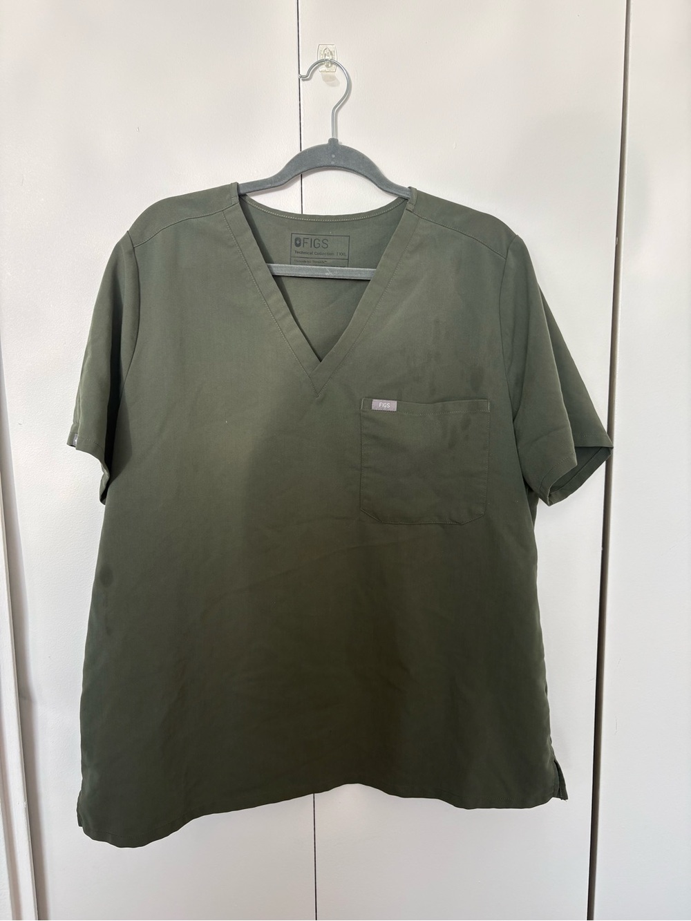 FIGS Women's Moss XXL Catarina Scrub Top